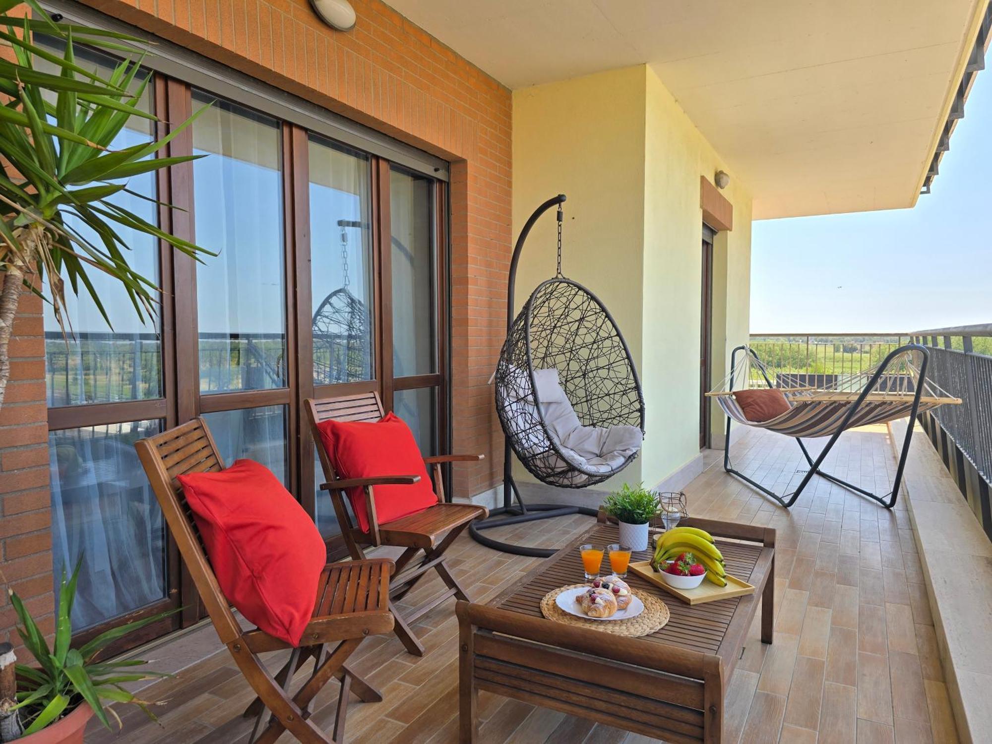 Golden Hour Apartment - Panoramic Terrace Фьюмичино Экстерьер фото