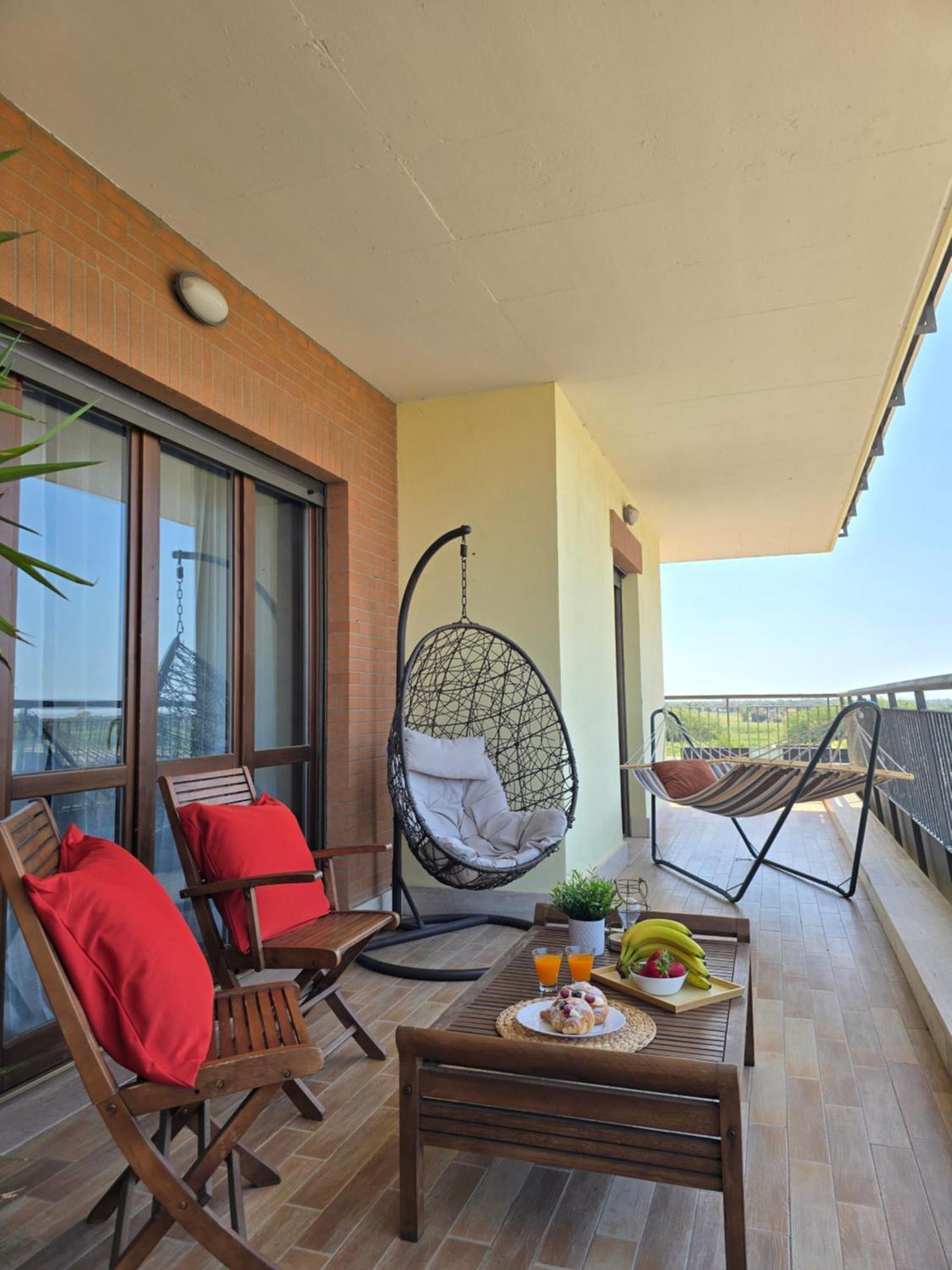 Golden Hour Apartment - Panoramic Terrace Фьюмичино Экстерьер фото